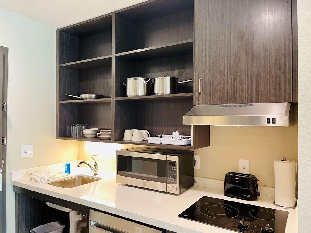 Best Western Plus Executive Residency Jackson Northeast Стая снимка